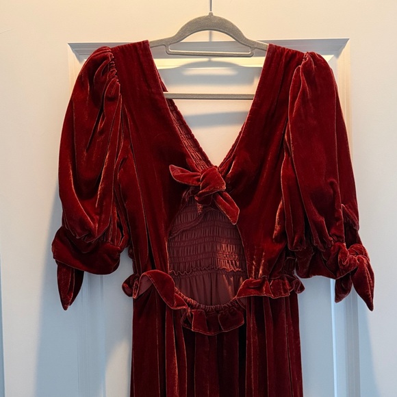 SEA New York Maude Velvet puff sleeve smocked dress burgundy - small - Picture 8 of 10